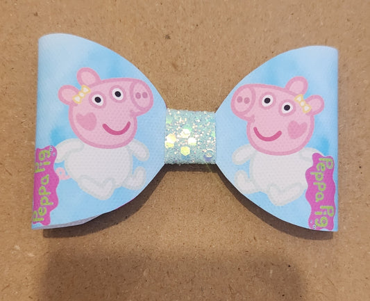 Evie pig Bow